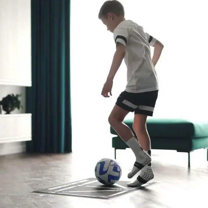 EliteFoot | Junior Football Skills Mat (Incl. training videos)