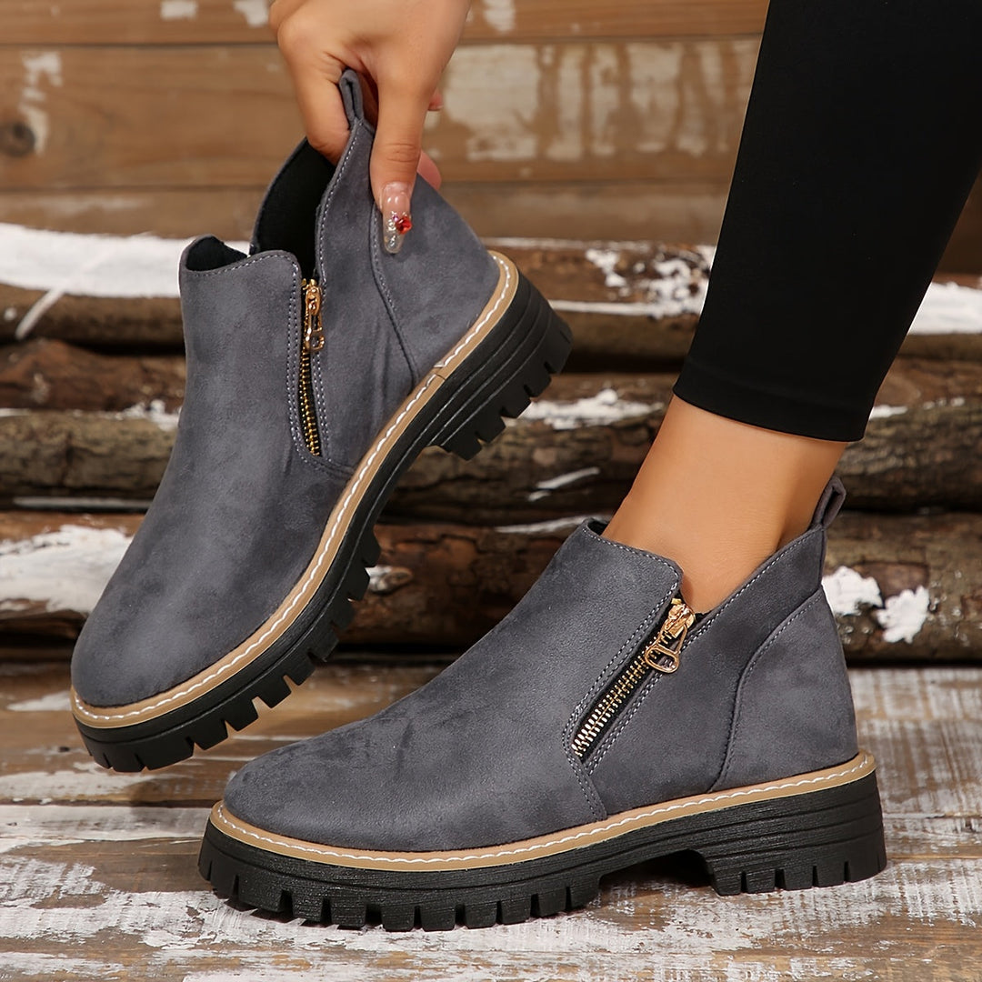 Dixie | Sturdy Boots with Zip Closure