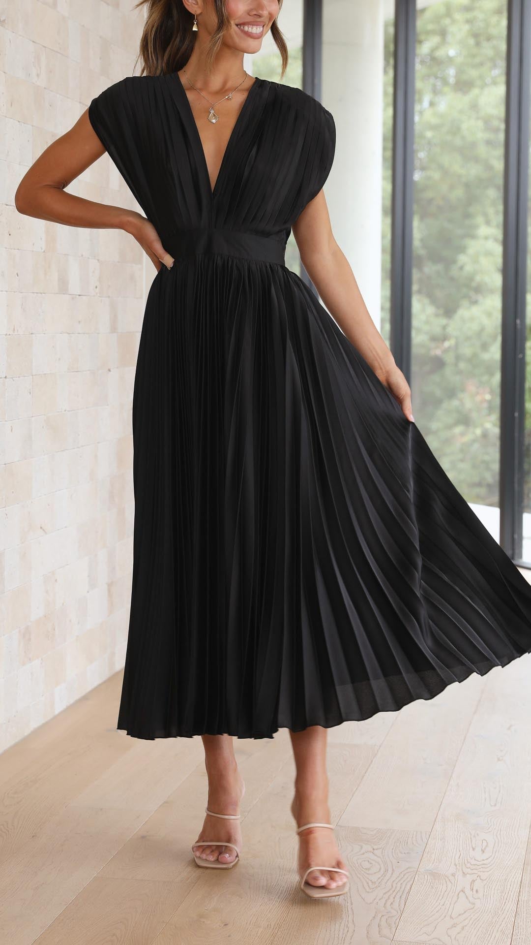 Kensley | Pleated Maxi Dress