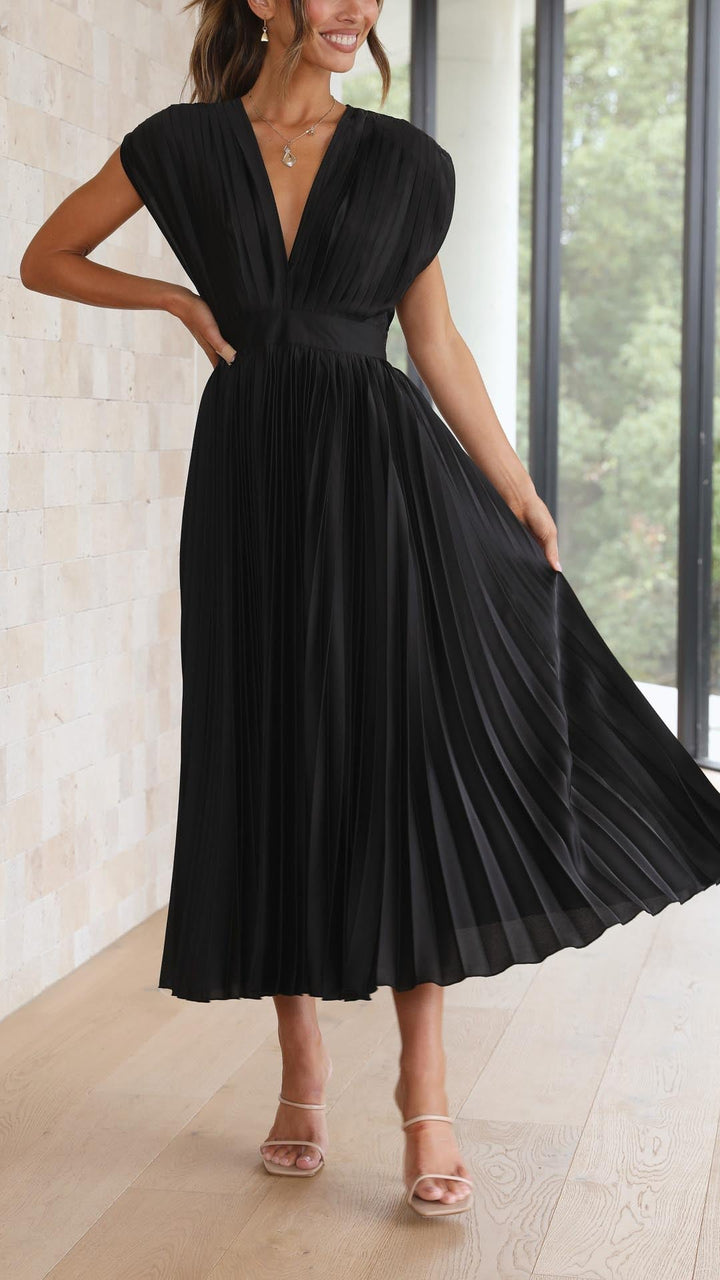 Kensley | Pleated Maxi Dress