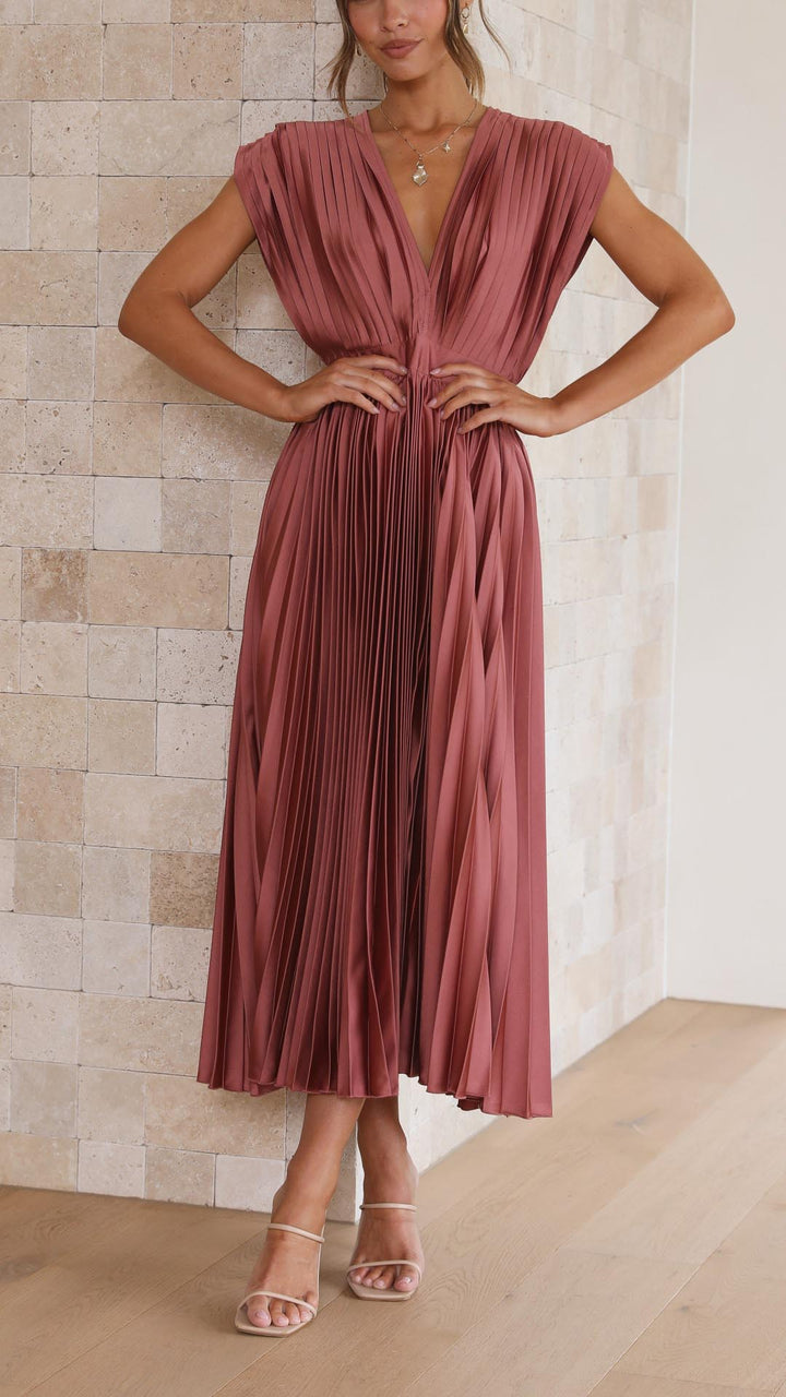 Kensley | Pleated Maxi Dress