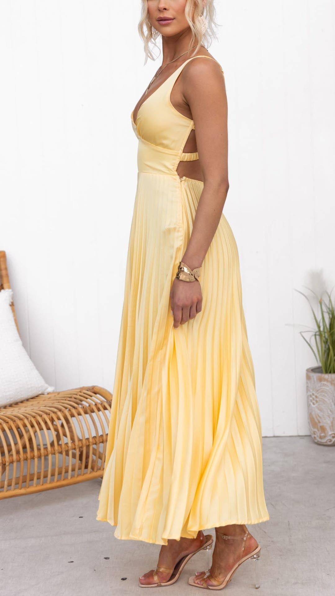 Monique | V-neck Pleated Maxi Dress