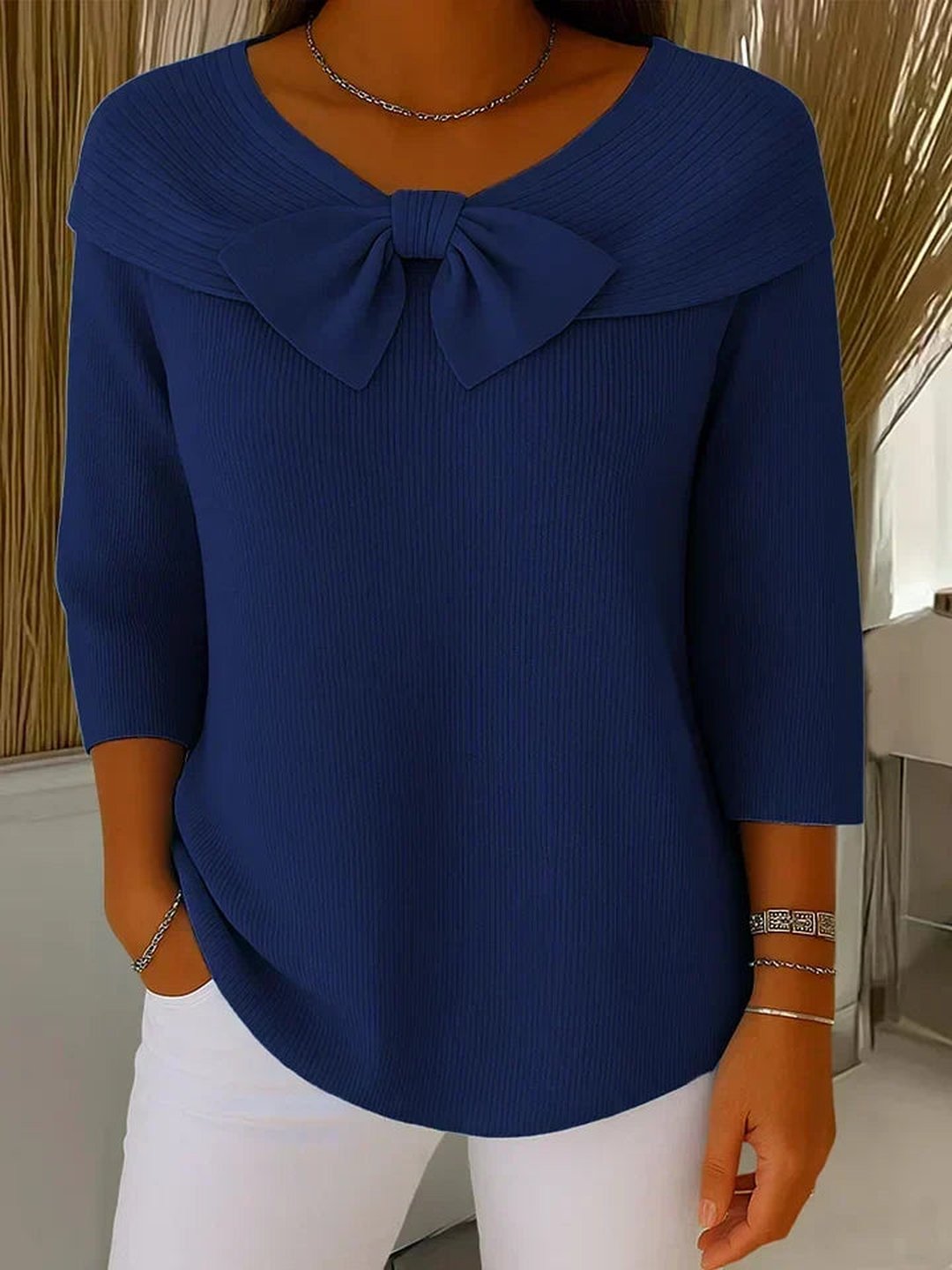 Odharnait | Sweater with Bow and Round Neckline